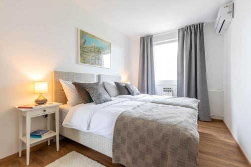 Hendrix Bridge Apartment 2