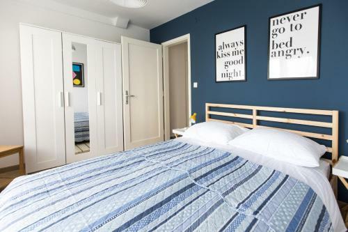 Blue Sky Apartment