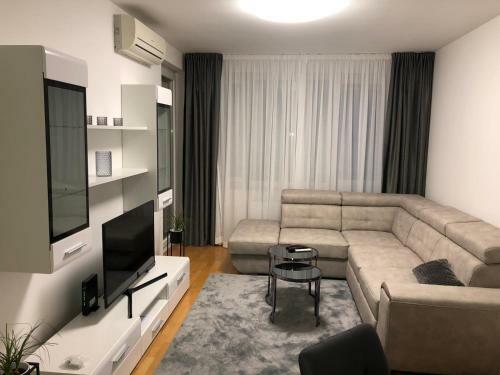 Apartment Queen