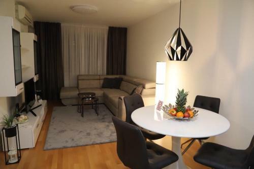 Apartment Queen