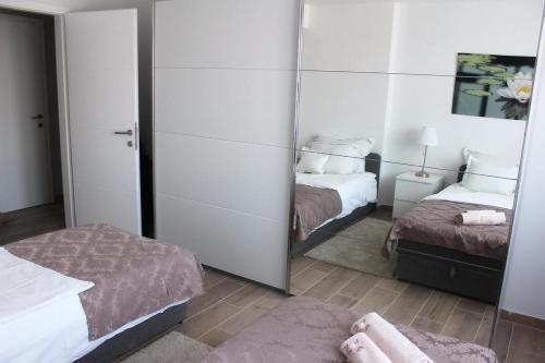 Apartments With Wifi Zagreb - 15949