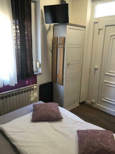 Hostal Villa Zoki - Soba Dnevni Najam