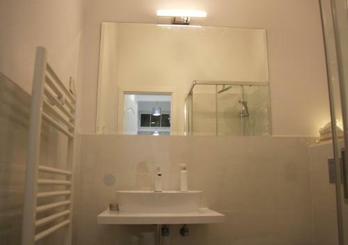 Main Square Shine Apartment