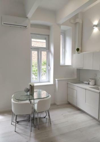 Main Square Shine Apartment