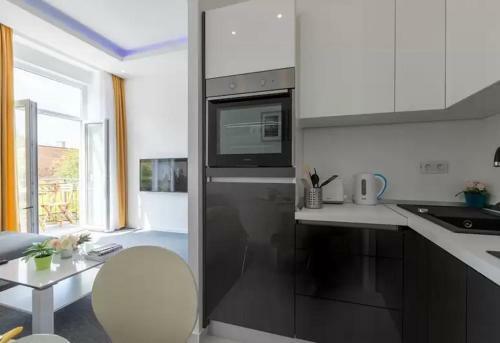 Hostal Elenas Rooms & Apartment