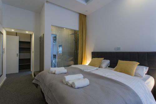 Hostal Elenas Rooms & Apartment