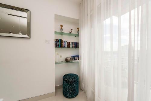 Urban Luxury Apartment