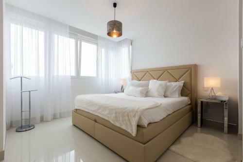 Urban Luxury Apartment