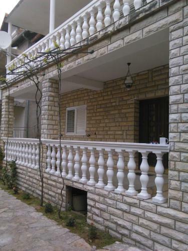 Apartments Mony