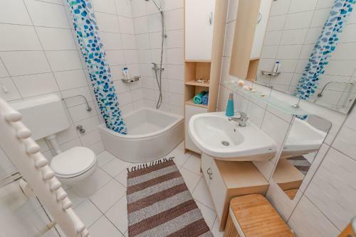 Romantic Oasis Apartments
