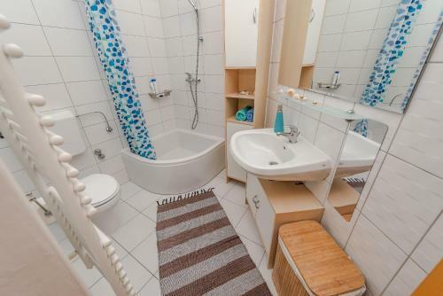 Romantic Oasis Apartments