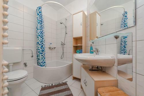 Romantic Oasis Apartments