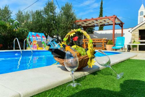 Holiday Home Kiara With Pool
