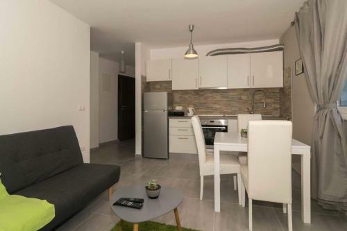 Apartmani Marinovi?
