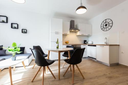 Deluxe Apartment Near The Bridge