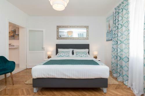 Apartamentos Deluxe Suite Navis
