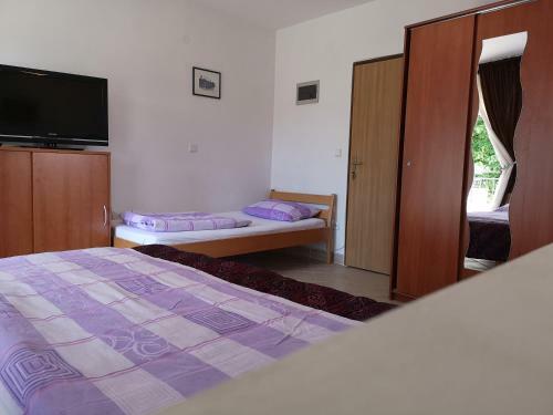 Rooms & Apartment Hegic