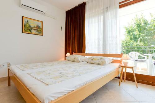 Rooms & Apartment Hegic
