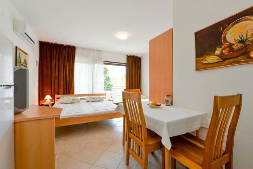 Rooms & Apartment Hegic