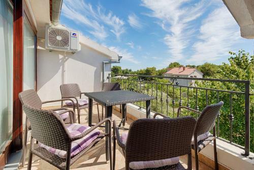 Rooms & Apartment Hegic