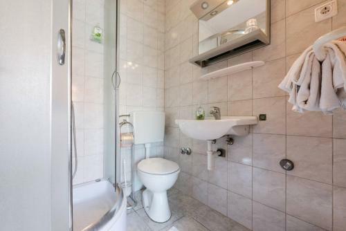 Rooms & Apartment Hegic