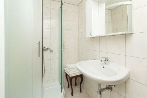 Rooms & Apartment Hegic