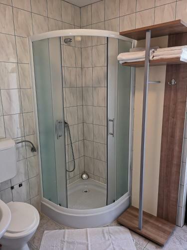 Rooms & Apartment Hegic