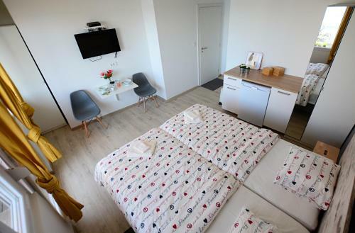 Hostal Nora Rooms
