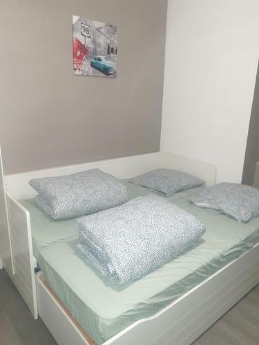 Hostal Studio Meubl� Au Rdc , Proche Lac