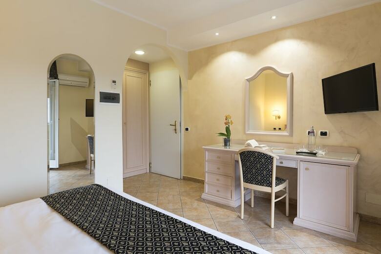 Hotel Sant Alphio Garden