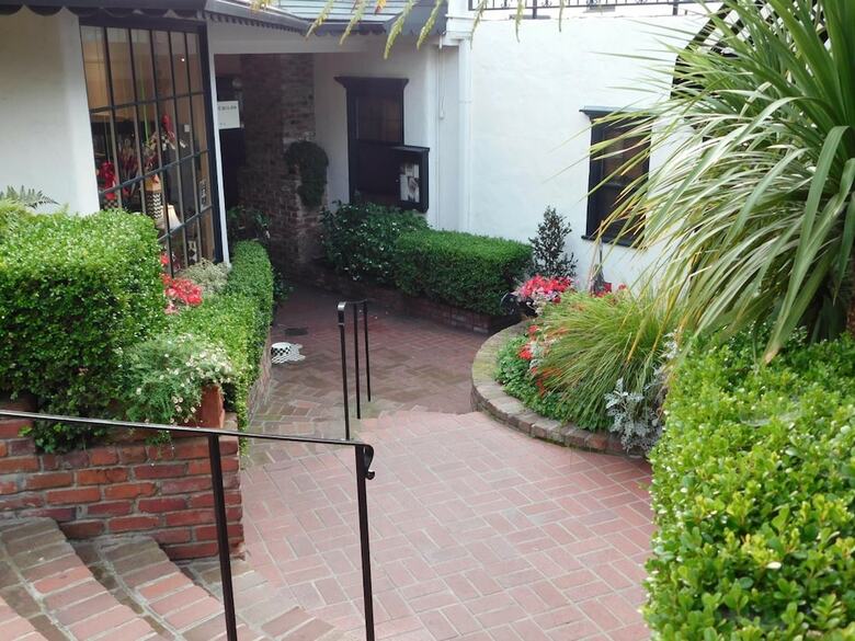 Hotel Pine Inn