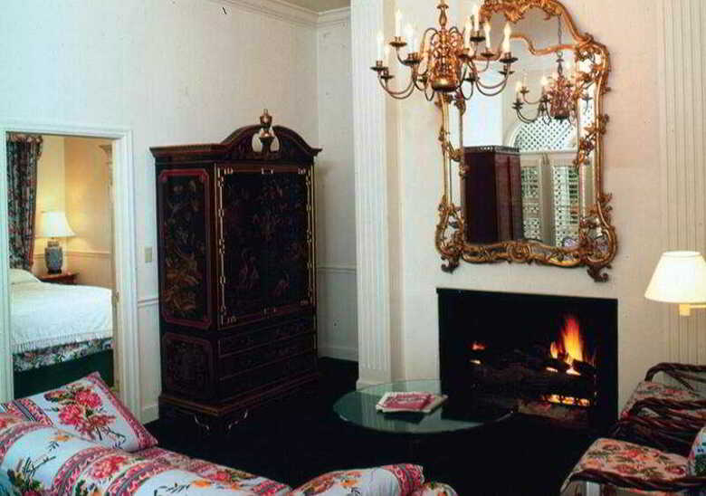 Hotel Pine Inn