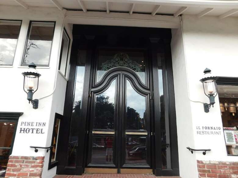 Hotel Pine Inn