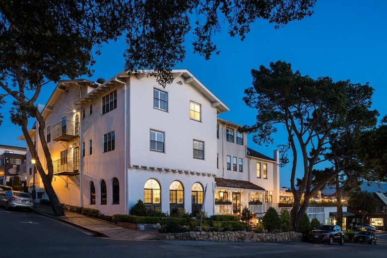 Hotel Pine Inn