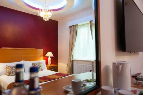 The Pearl Hotel