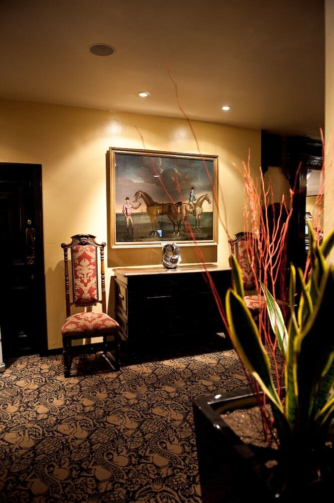 Bull Hotel