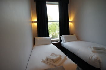 Applewood Hotel