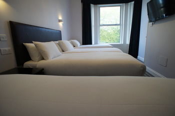 Applewood Hotel