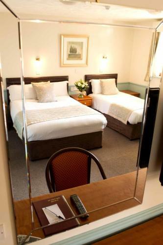 The Poplars Hotel