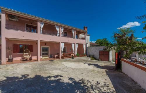 Holiday House Lepricani