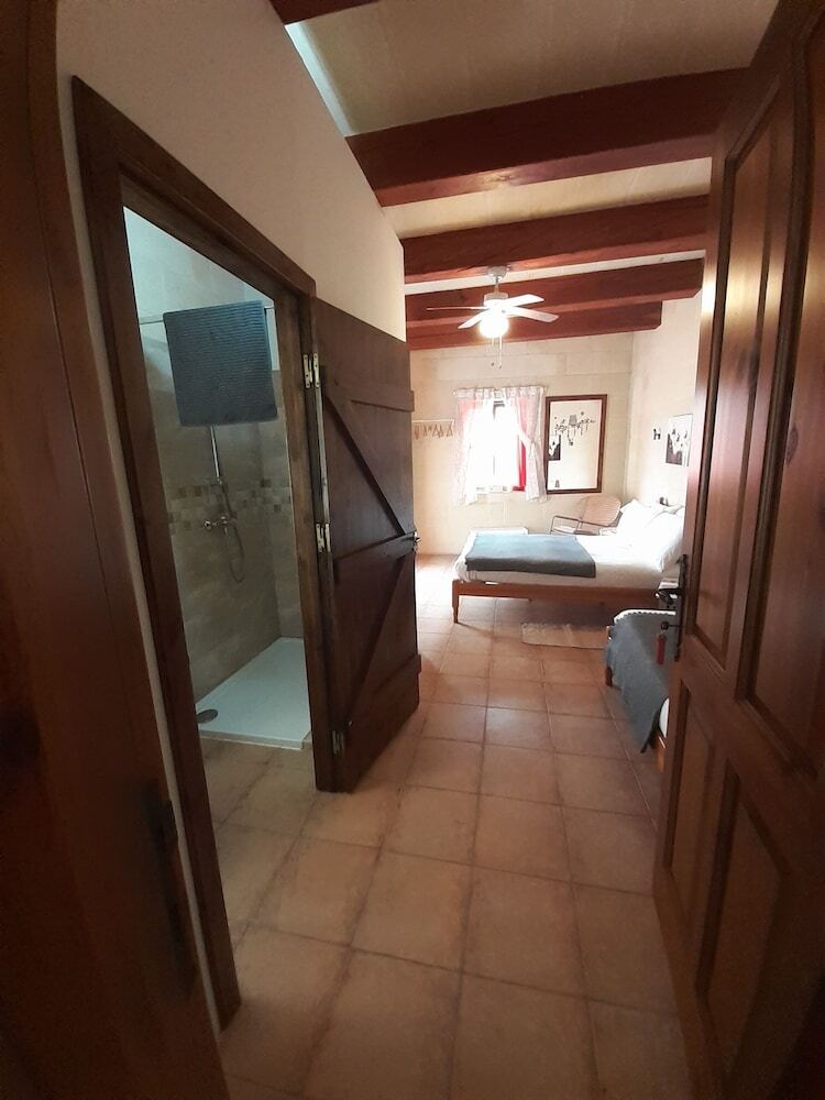 Hostal Laringa Holiday Bed&breakfast