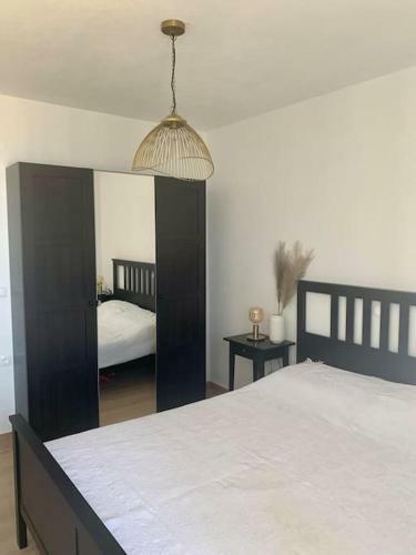 Sea View Apartment - First Row To The Beach