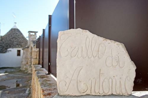 Trulli Domangi ?trullo Antonio?