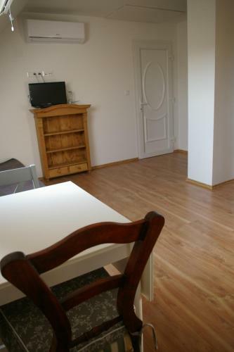 S�rk�nyh�zi Apartman Barnag