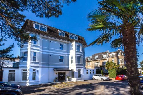 Hotel Connaught Lodge
