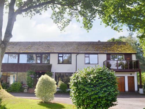 Kingswood House
