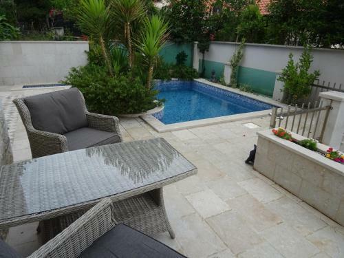 Villa Leut Montesol Tivat Krasici