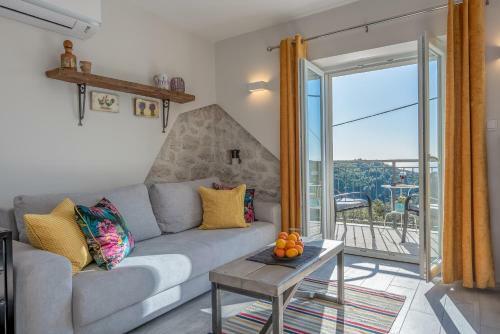 Izabela Apartment With Swimming Pool