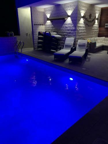Polly Apartments With Swimming Pool