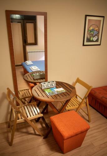 Hostal Apartments Mery